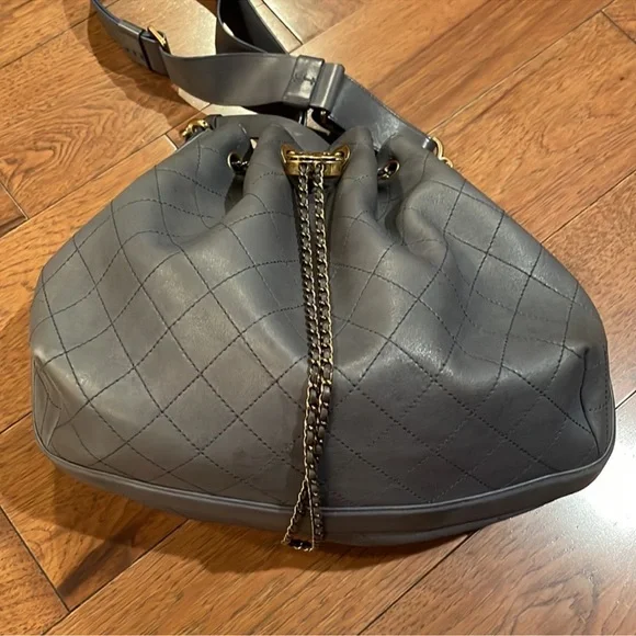 Chanel drawstring with the most beautiful hardware and wide strap - Picture 4 of 10